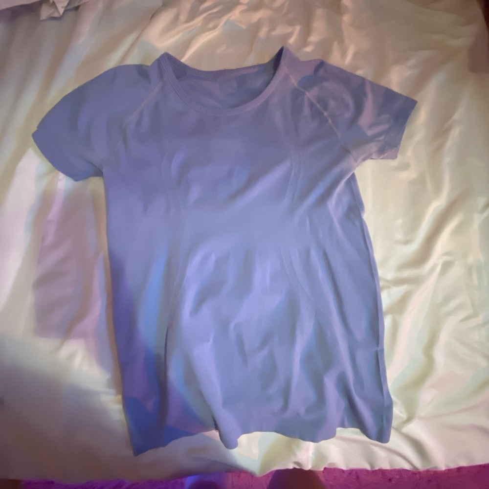 Size 10 Blue/purple Lululemon shirt - Picture 3 of 3